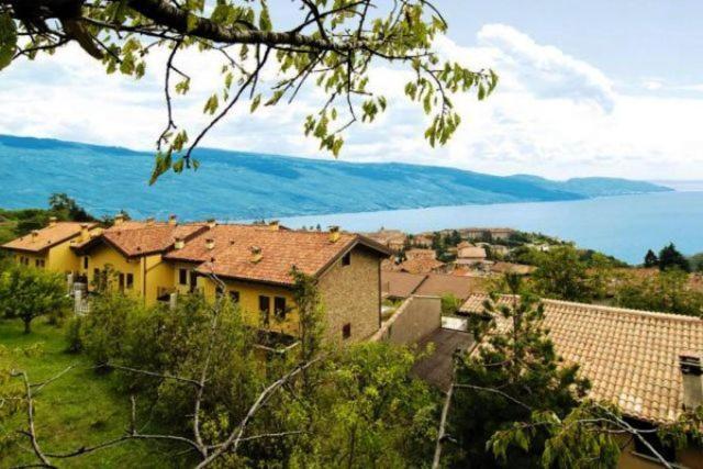 Residence Mirena - Rebomaholidays Tignale Kültér fotó