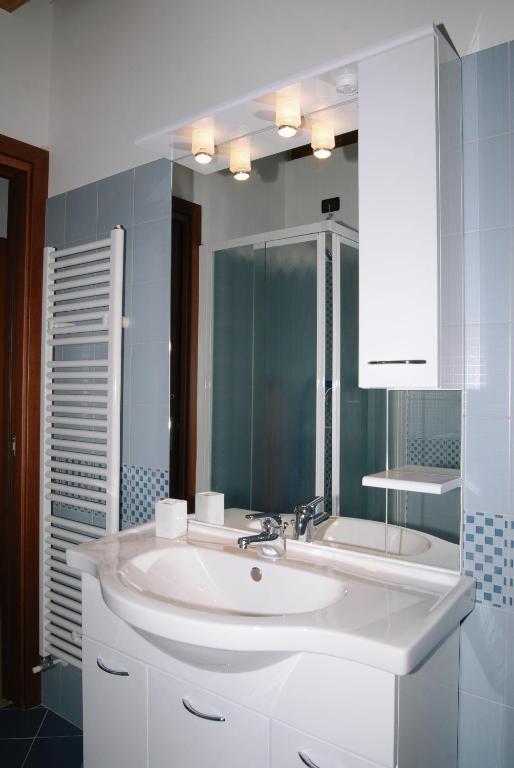 Residence Mirena - Rebomaholidays Tignale Szoba fotó